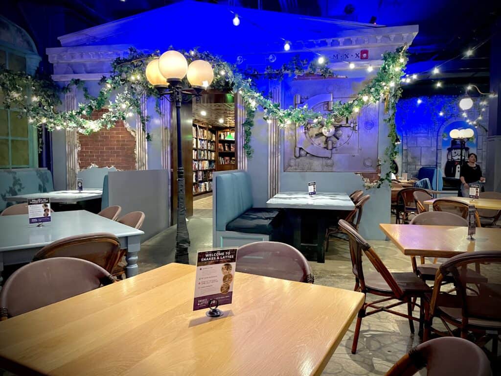 Snakes & Lattes Chicago Main Dining Room